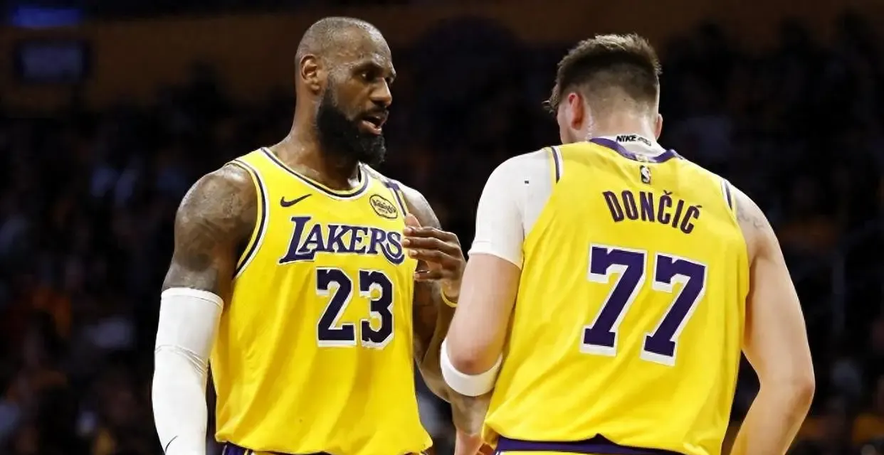 九游体育-浓眉哥焦点对战，Faker与80激战C9分钟，出色发挥胜负难料！上演精彩一战-九游体育