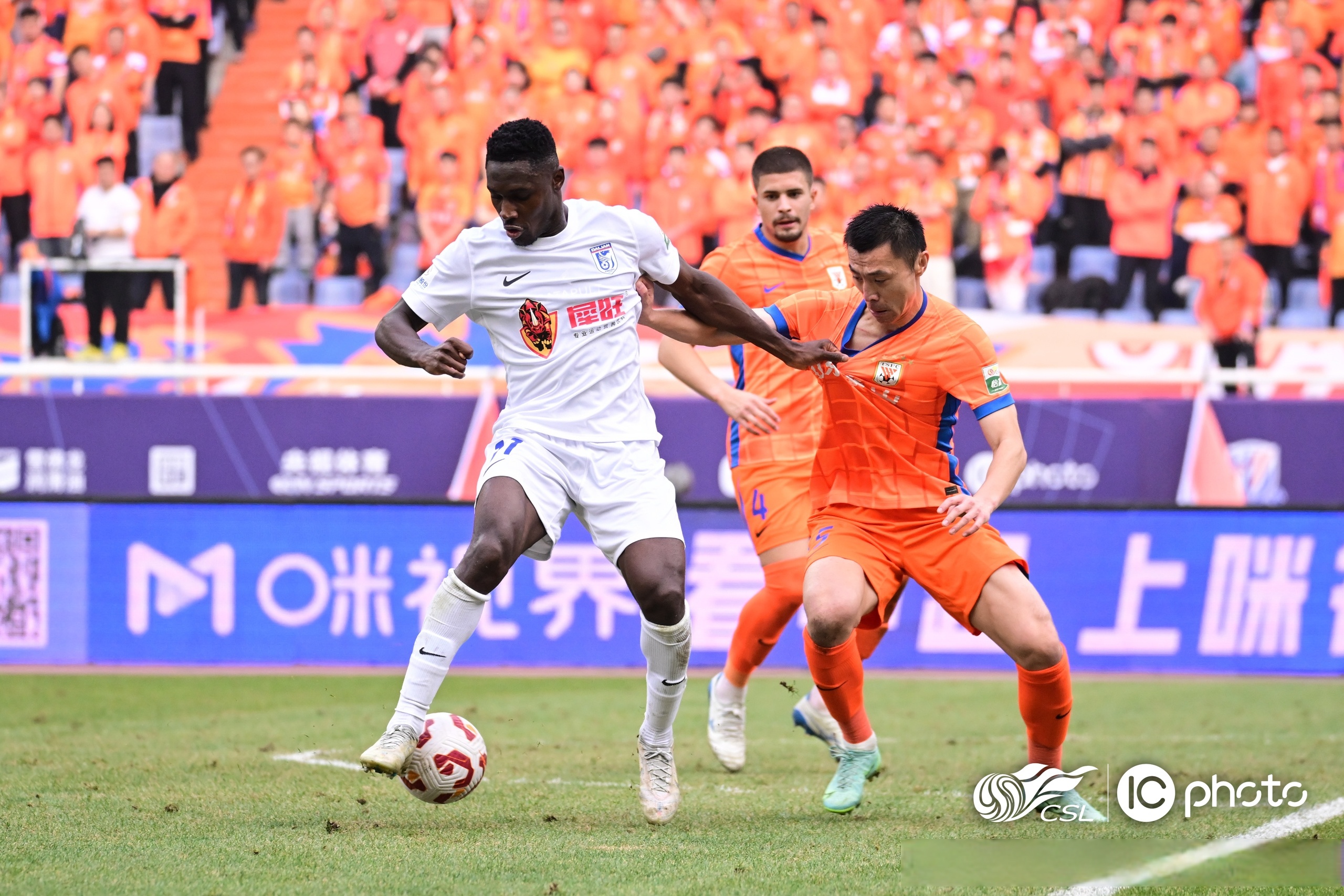 九游app-包含西汉姆训练开放日，转会期队长鼓劲引欢呼，CBA常规赛在即，数据趋势出现新变化的词条-九游app